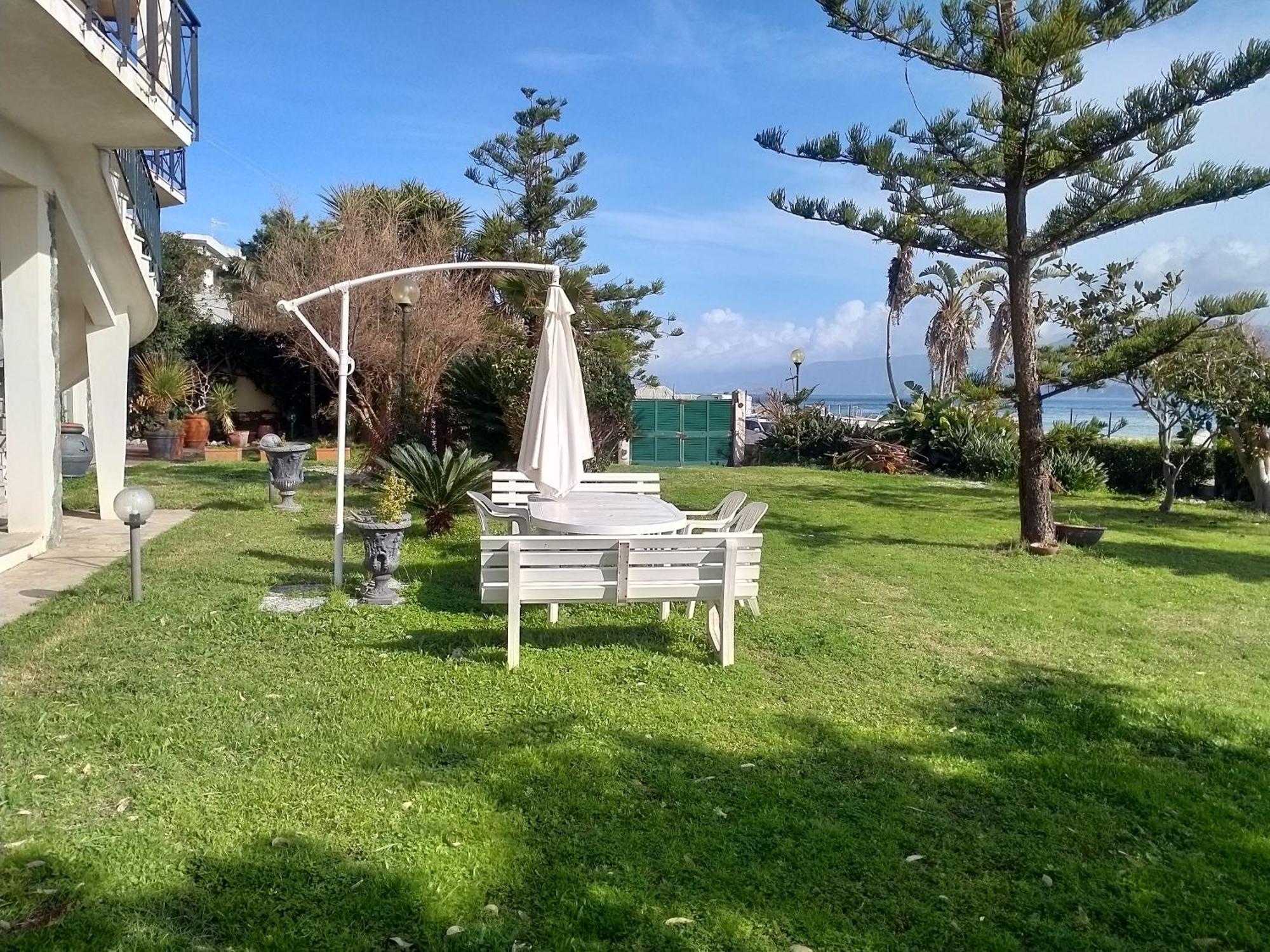 Villa Sullo Stretto Sant'Agata  Szoba fotó